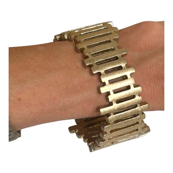 Kenneth Cole Picket Fence Gold Tone Chunky Hinge Bangle Magnetic Clasp Bracelet - Picture 2 of 7